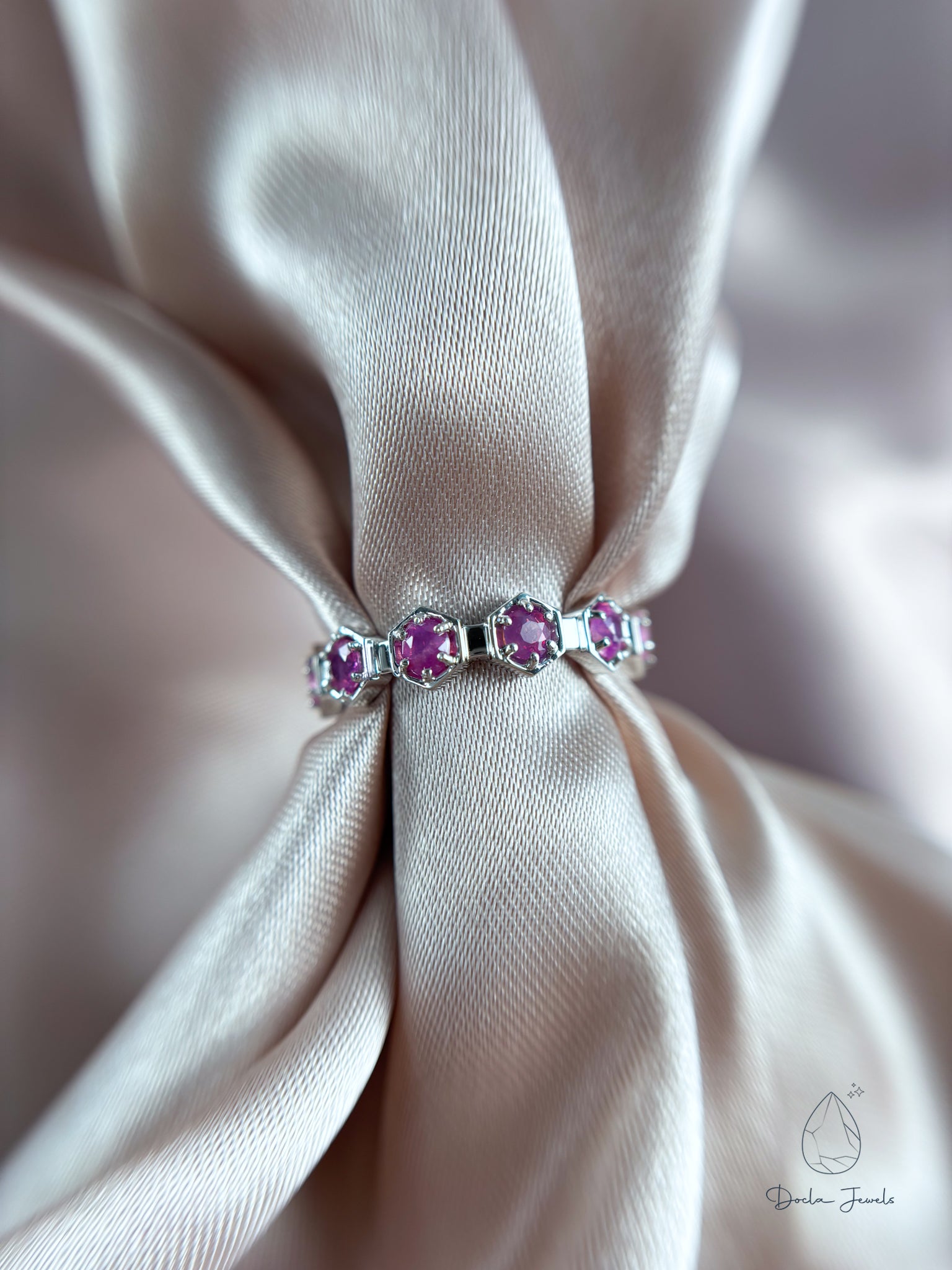 Bee-Hive Tennis Ring