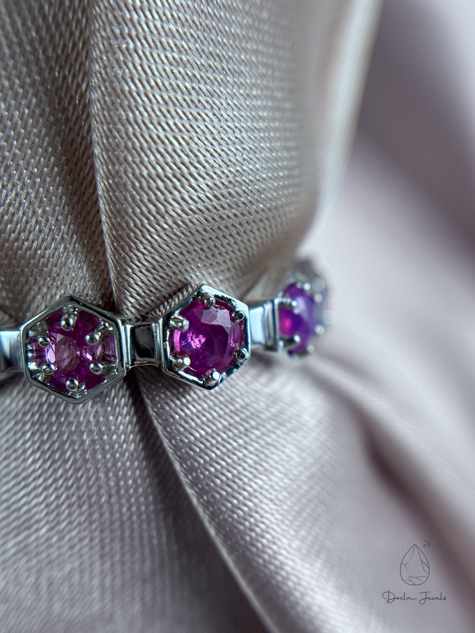 Bee-Hive Tennis Ring