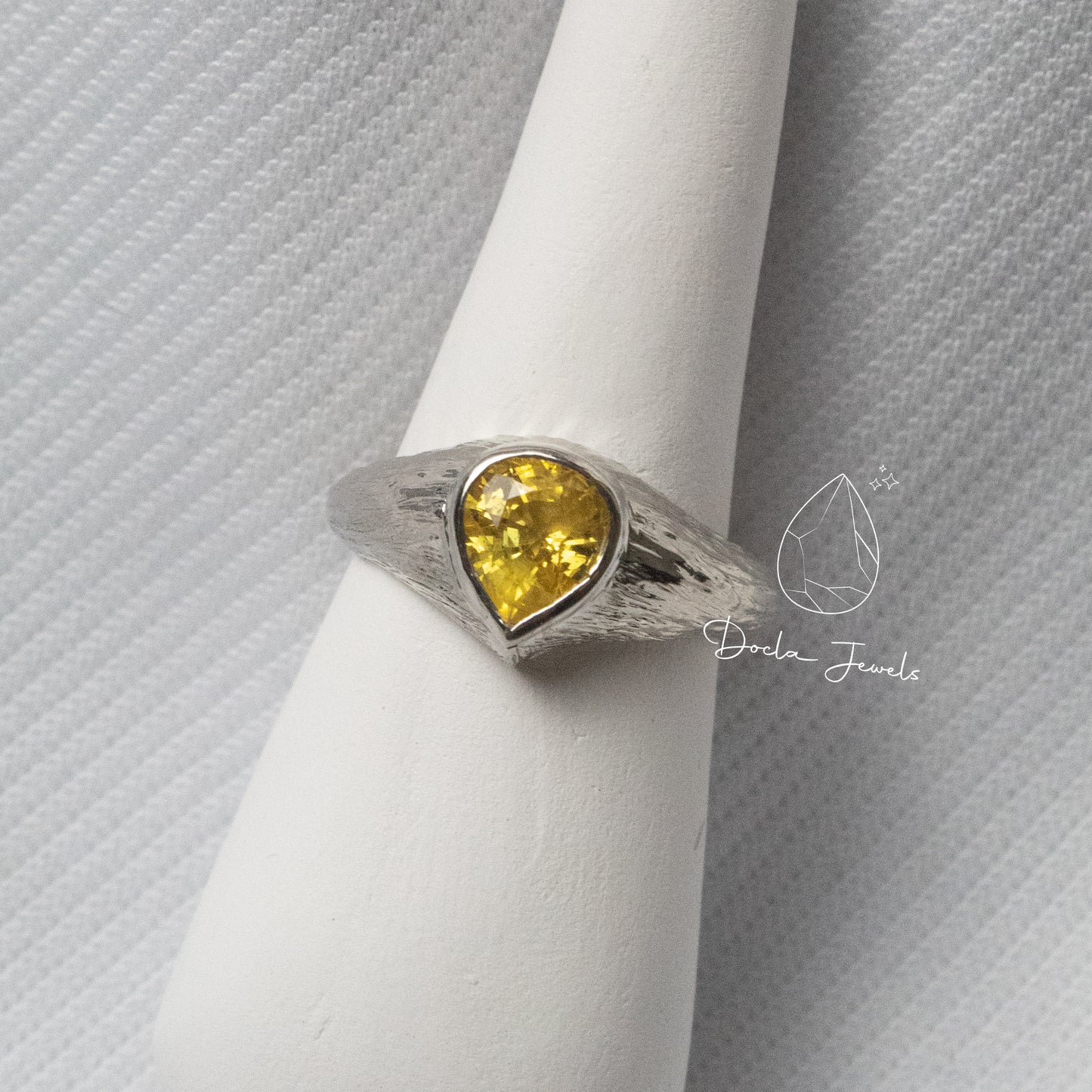 Golden Heart of Oak Ring