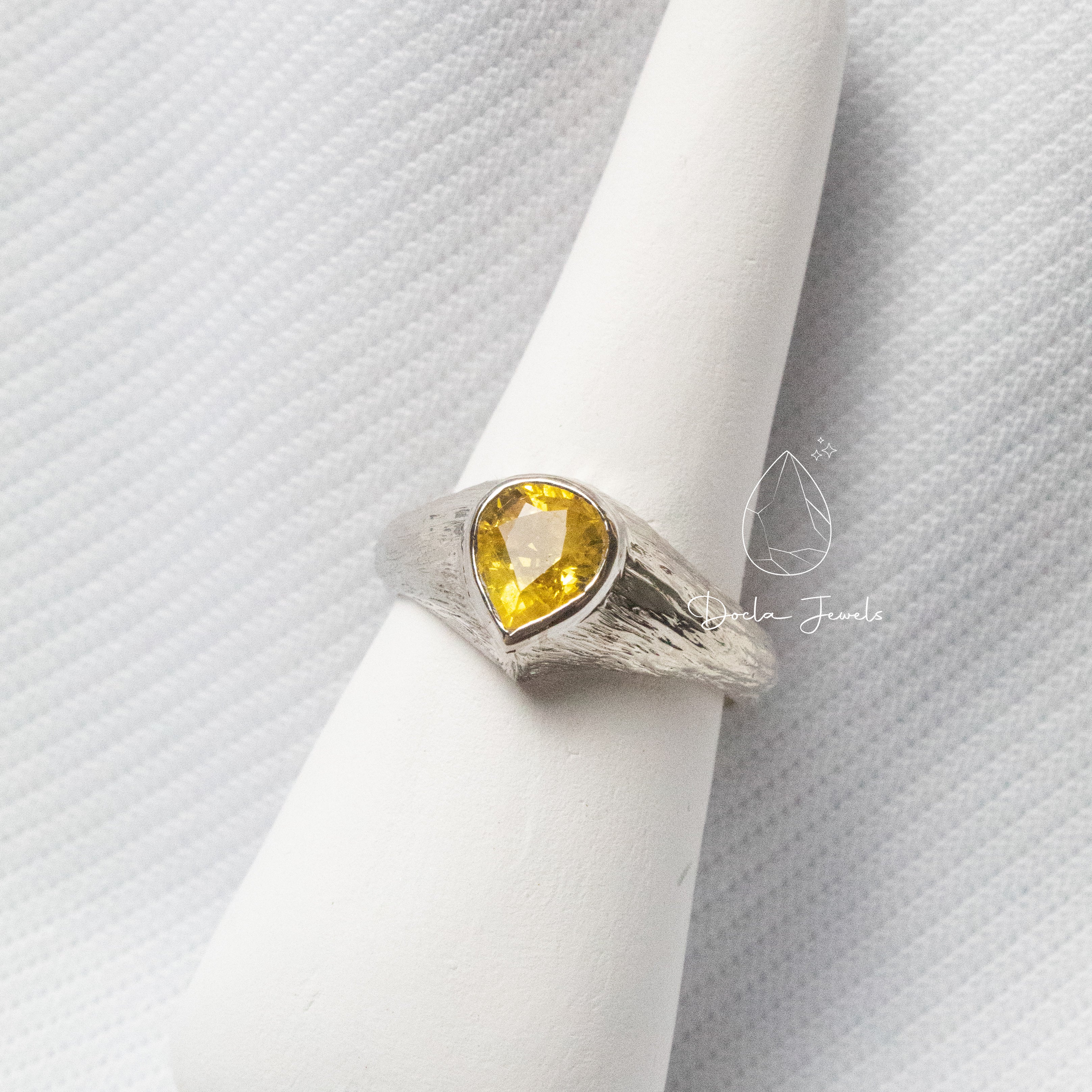 Golden Heart of Oak Ring