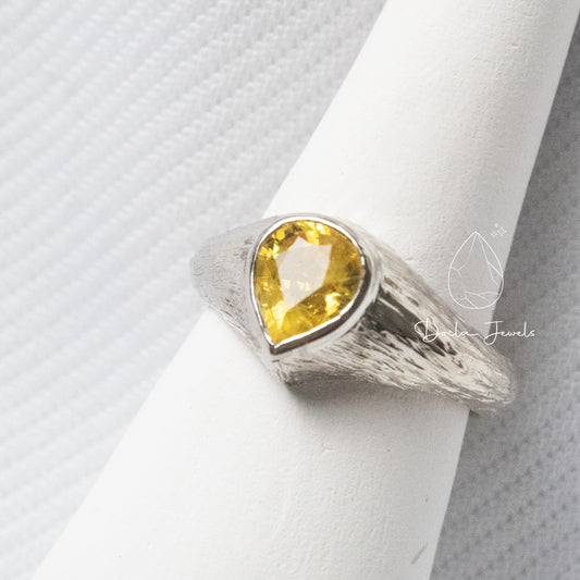 Golden Heart of Oak Ring